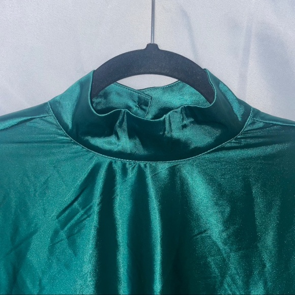 boohoo Satin Extreme Flared Sleeve Mini Party Dress Size 8 NWT - Picture 7 of 16